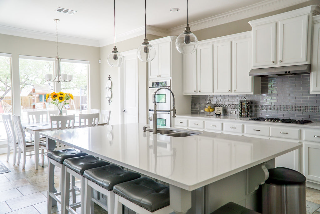 Top Tips for Cleaning Your Kitchen Cabinets